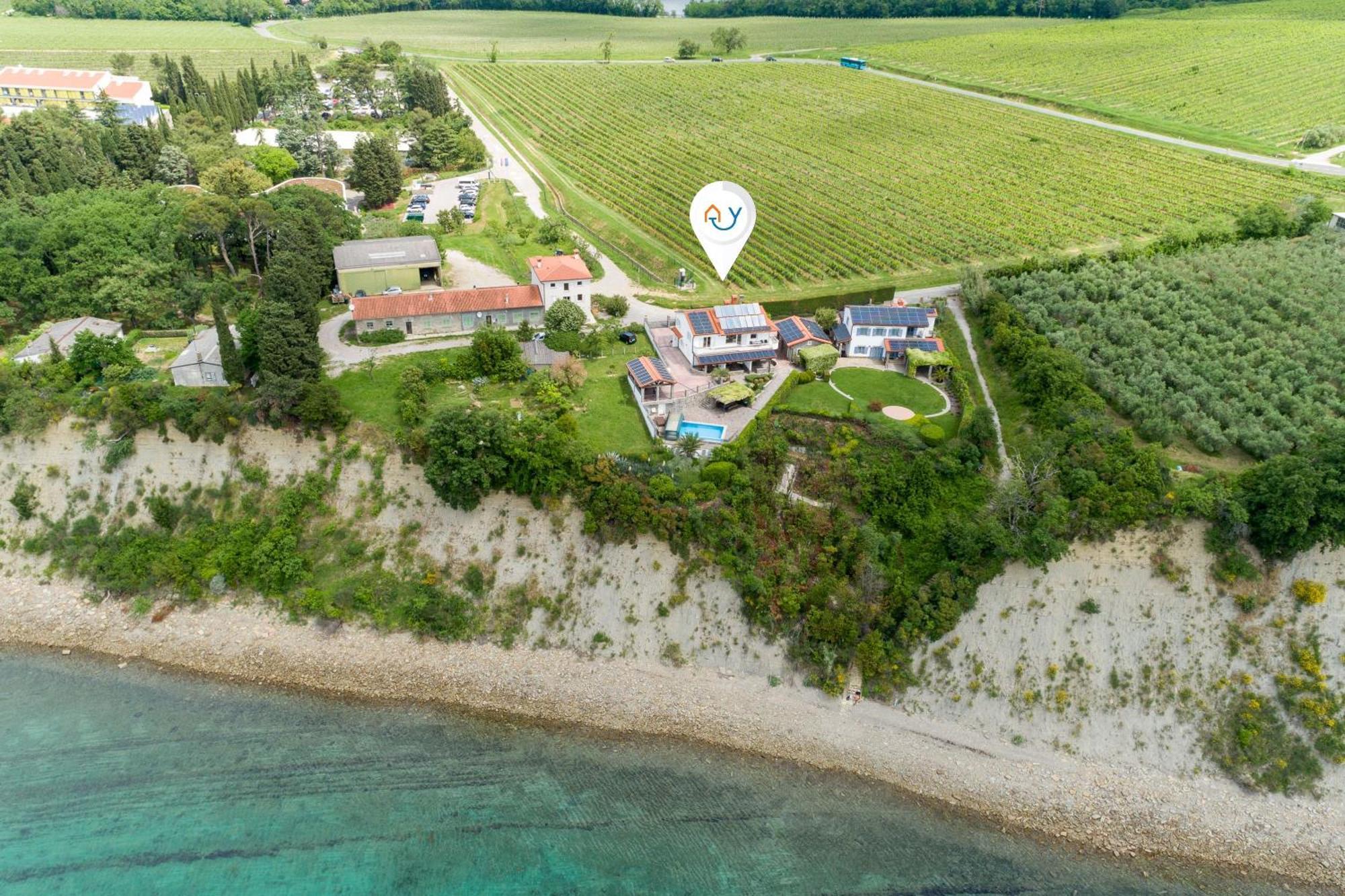 Debeli Rtic Apartments Ankaran Exteriör bild